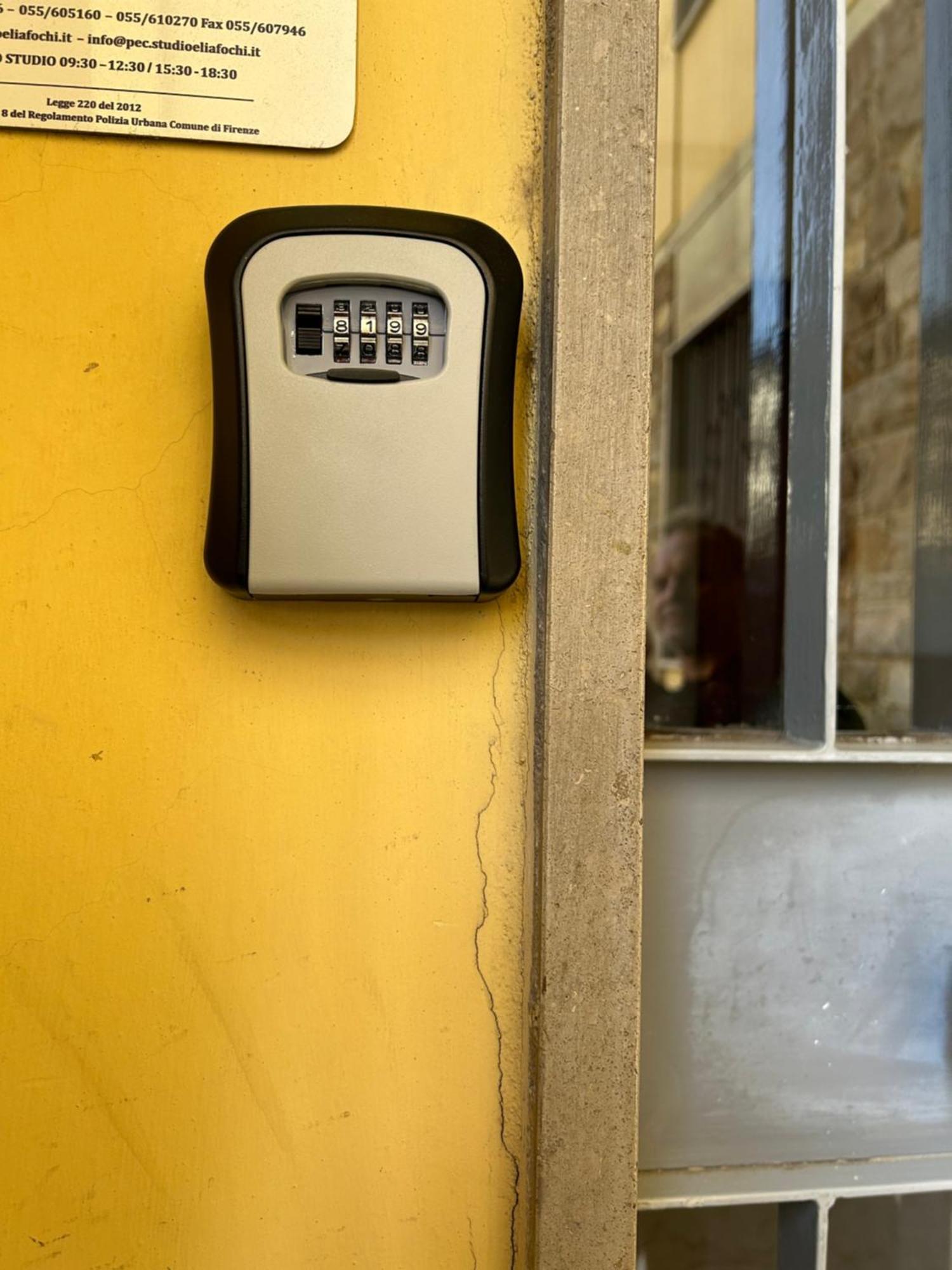 Appartamento Incantevole Con Patio Firenze Eksteriør bilde